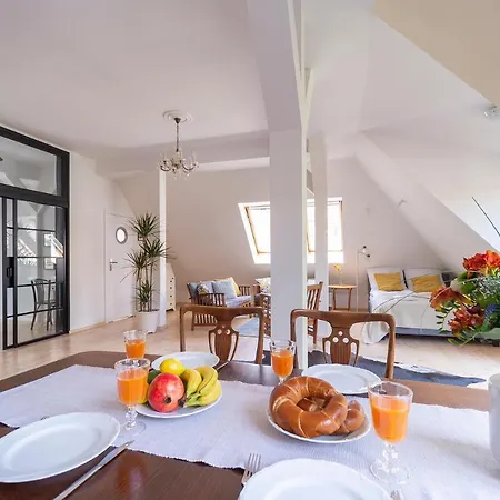 3 Maja Apartment *